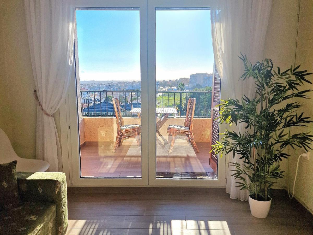 Cozy Apartment With Sea View Torrevieja Eksteriør billede