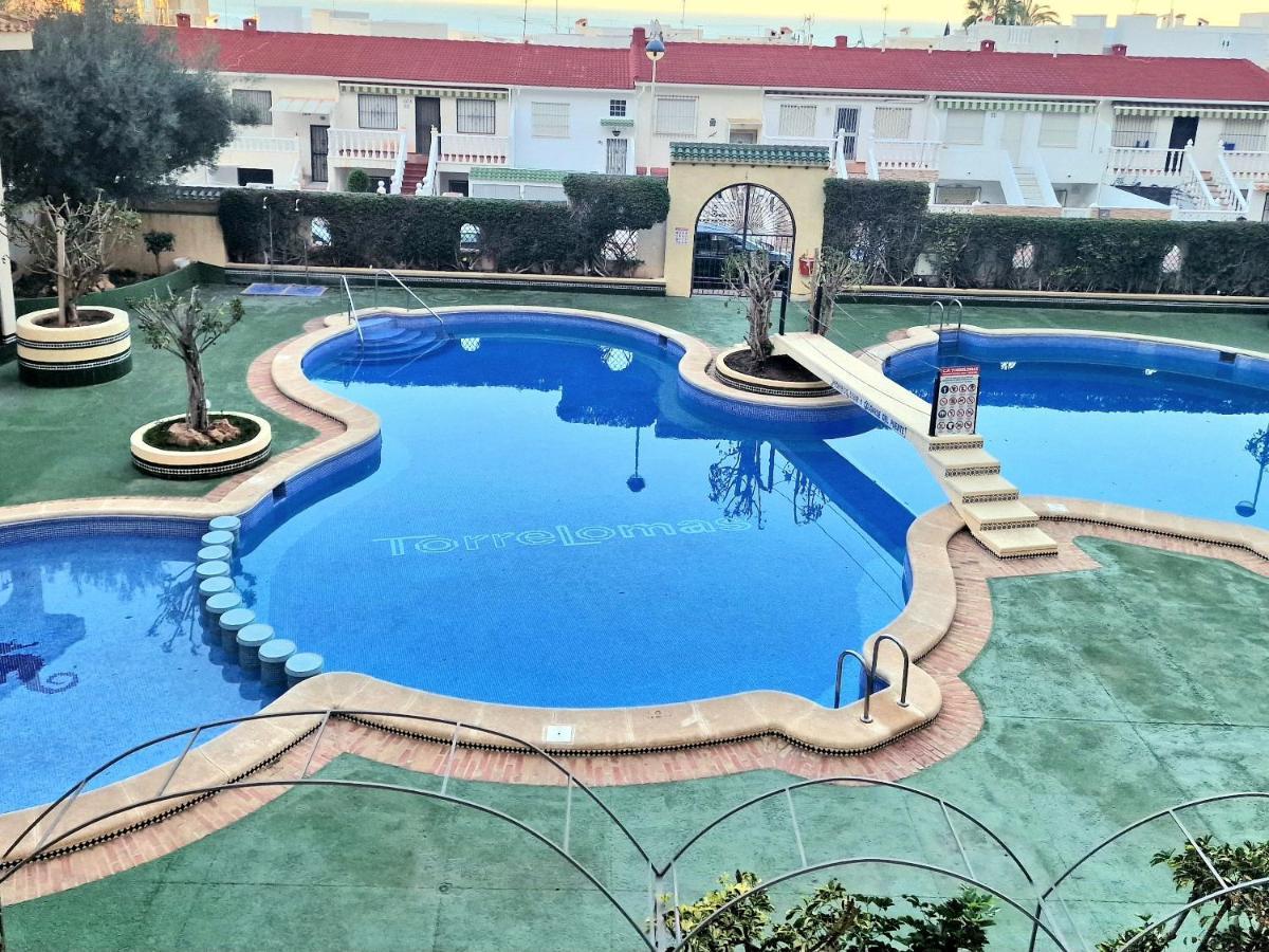 Cozy Apartment With Sea View Torrevieja Eksteriør billede