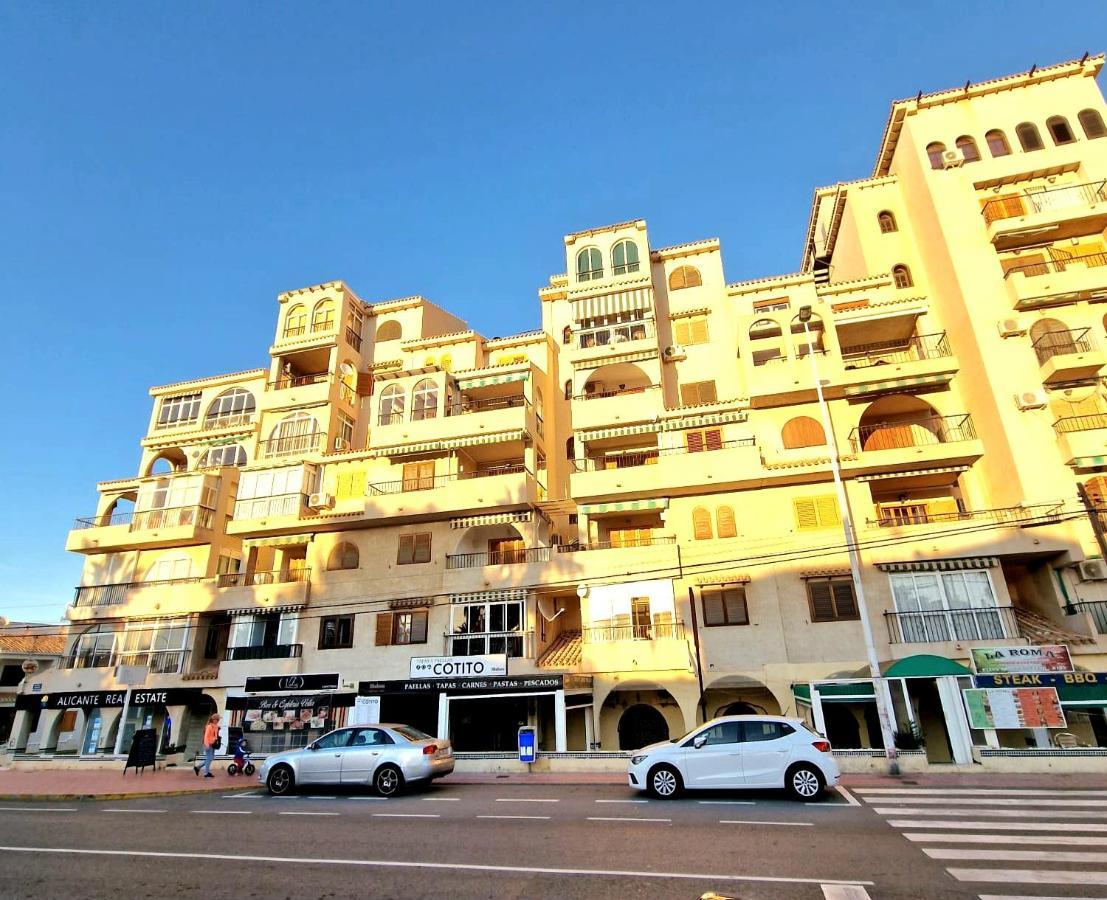 Cozy Apartment With Sea View Torrevieja Eksteriør billede