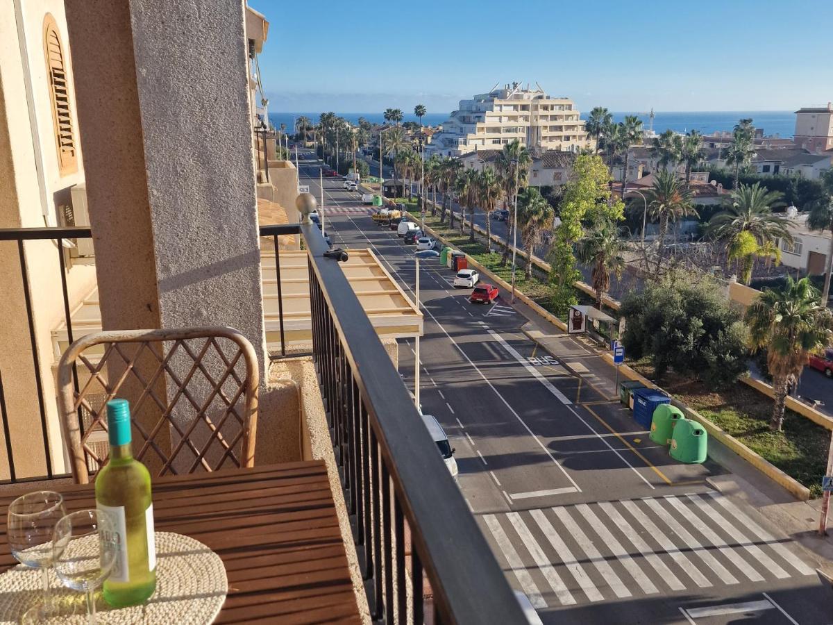 Cozy Apartment With Sea View Torrevieja Eksteriør billede